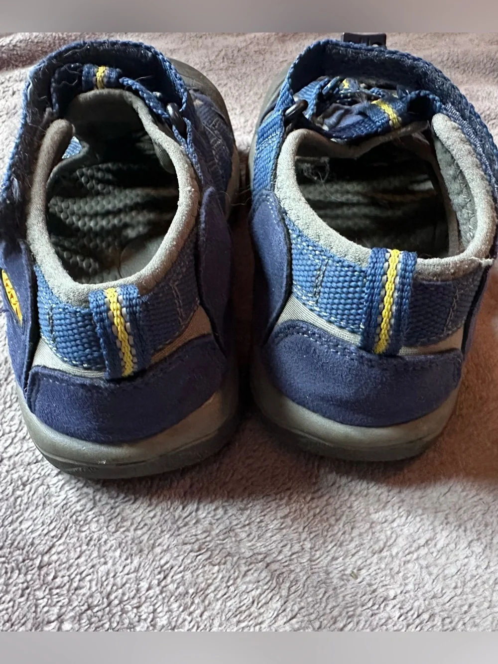 Keen Big Kids Size 1 Blue Closed-Toe Outdoor Sandals Water appropriate